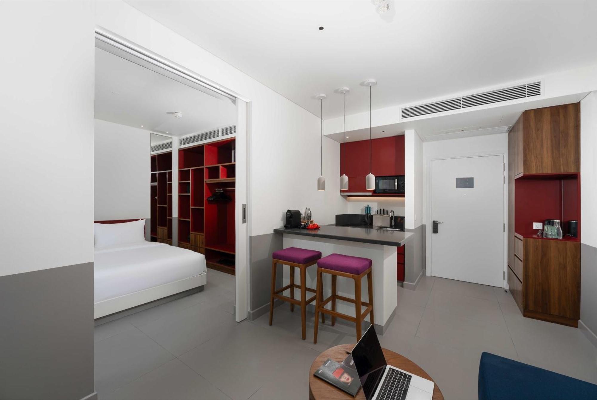 Wink Icon Hotel Danang Riverside - Luxury Suites - 24Hrs Stay & Rooftop Pool Bar Экстерьер фото