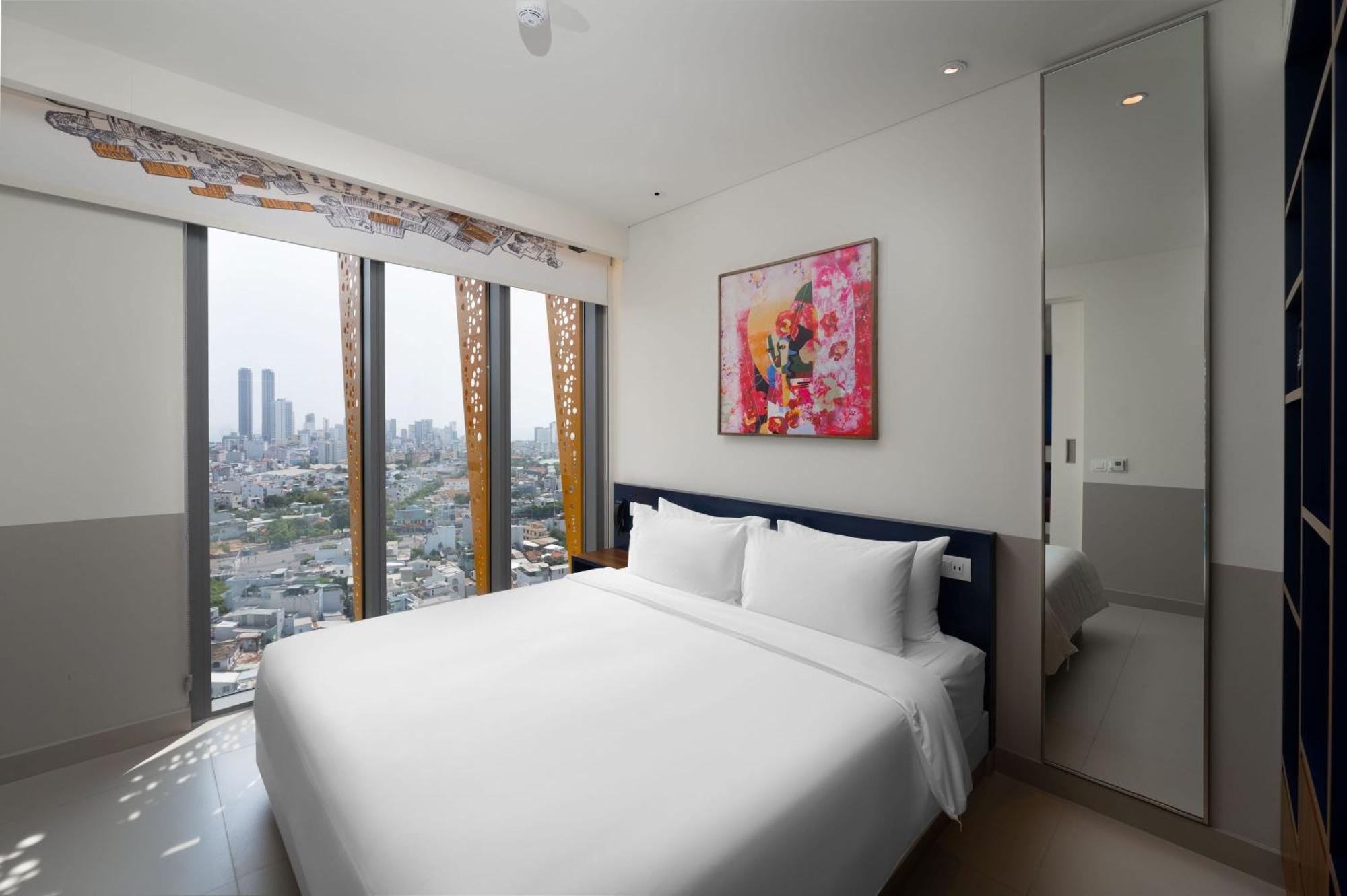 Wink Icon Hotel Danang Riverside - Luxury Suites - 24Hrs Stay & Rooftop Pool Bar Экстерьер фото