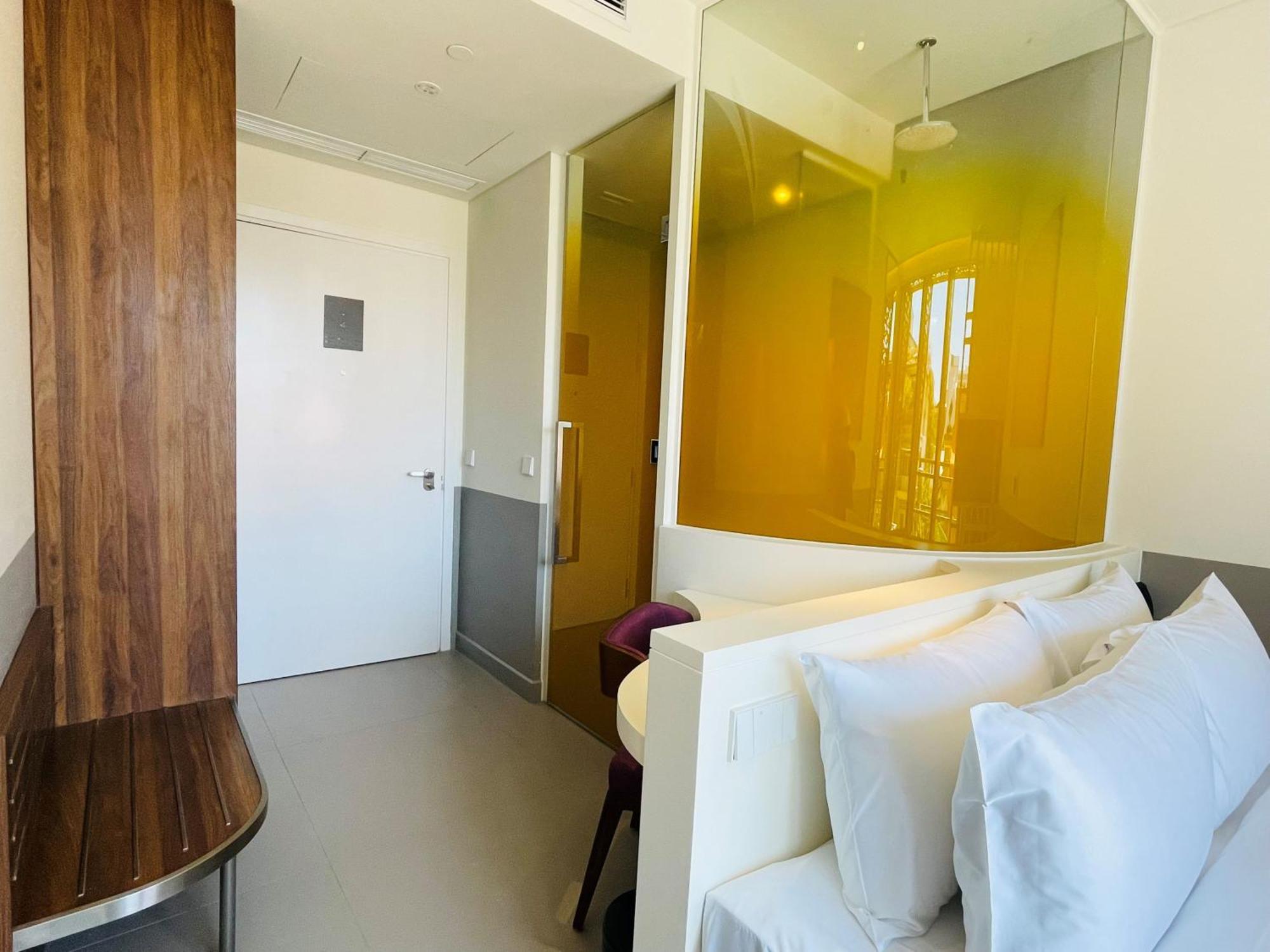 Wink Icon Hotel Danang Riverside - Luxury Suites - 24Hrs Stay & Rooftop Pool Bar Номер фото